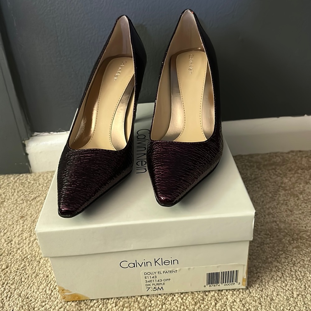 NEW Calvin Klein Purple snakeskin pumps